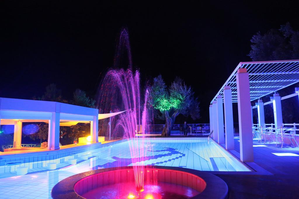 Sea Sun Aparthotel Plomari Bagian luar foto