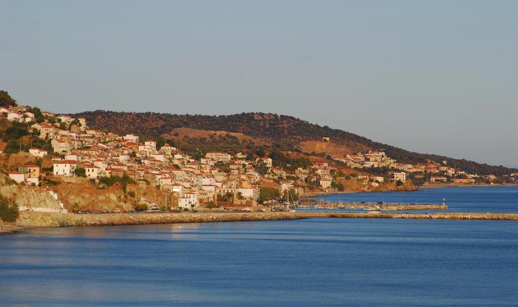 Sea Sun Aparthotel Plomari Bagian luar foto