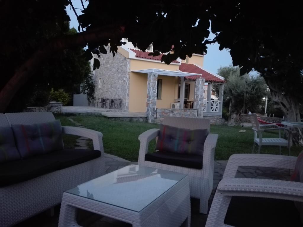 Sea Sun Aparthotel Plomari Bagian luar foto